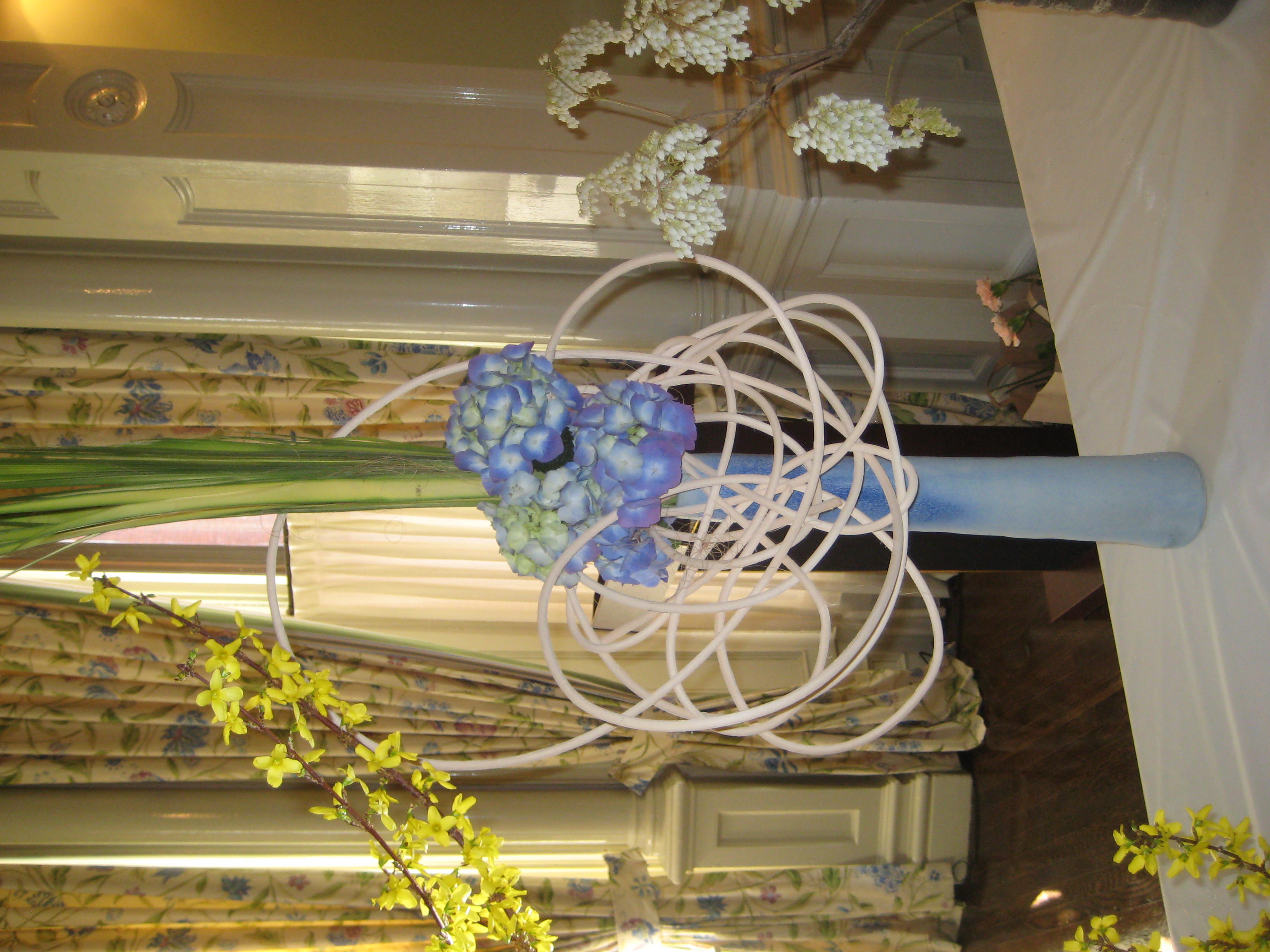 Thursday, May 24, 9:30 am – 12:00 noon – Sogetsu Ikebana with Kaye Vosburgh