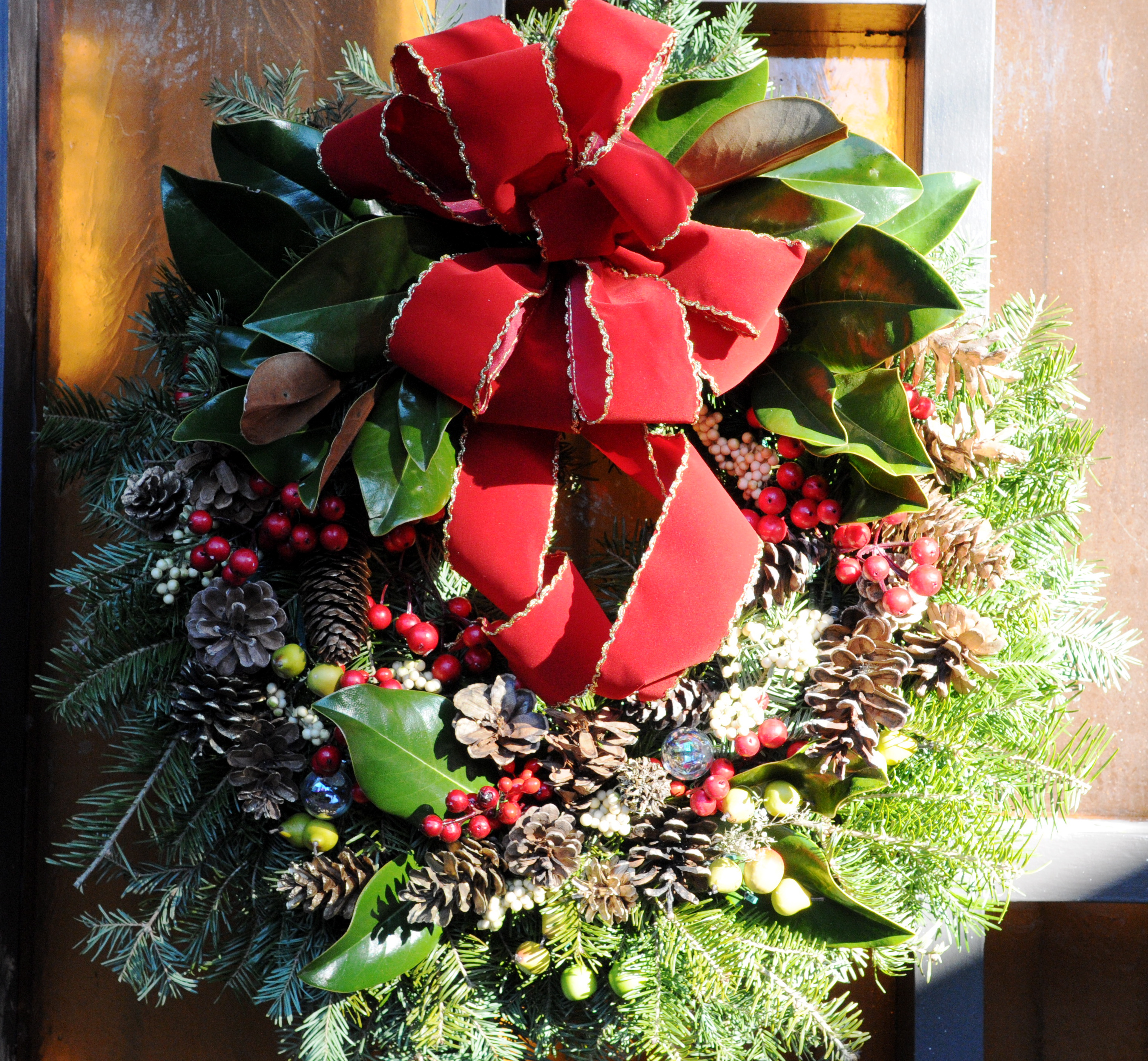 Holiday Wreaths – We Deliver!