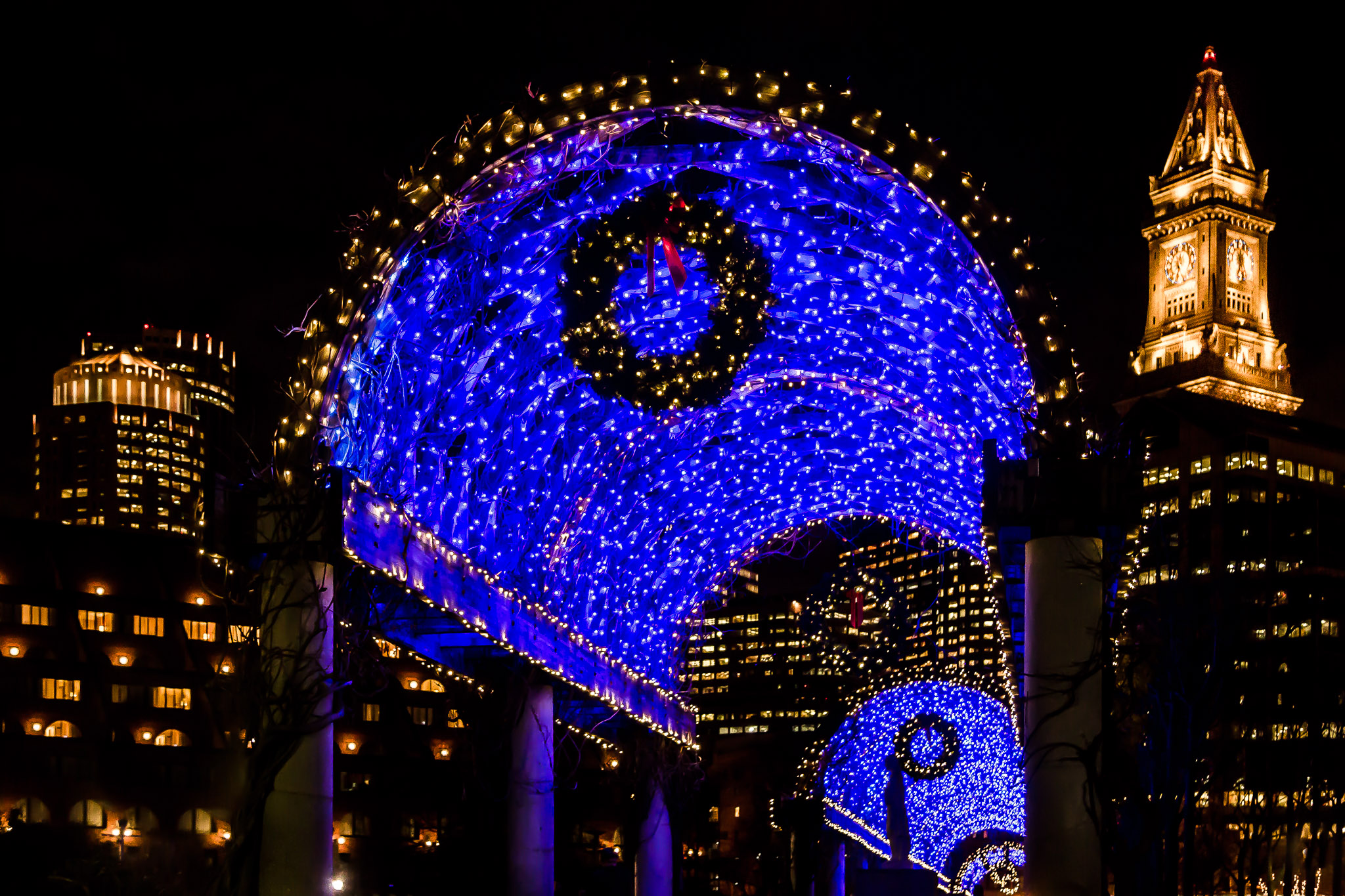 Monday, November 21, 5:00 pm – Annual Lighting of the Columbus Park Trellis