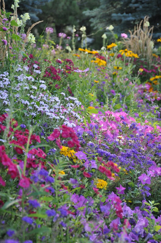 Friday, April 12, 1:00 pm – 4:00 pm, and Saturday, April 13, 8:00 am – 4:00 pm – The 15th Annual Great Gardens Symposium
